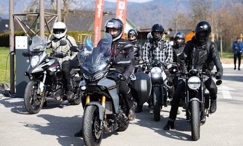 Anatomija vožnje: Kaj motoristi spregledajo in kaj razkrijejo podatki